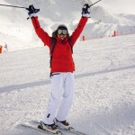 Une femme qui fait du ski